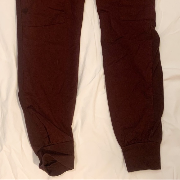 Jaanuu burgundy scrub jogger set. - Picture 5 of 6